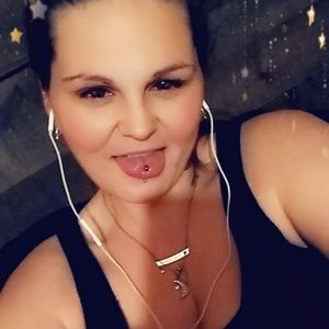 Meet your Posher, Jenn